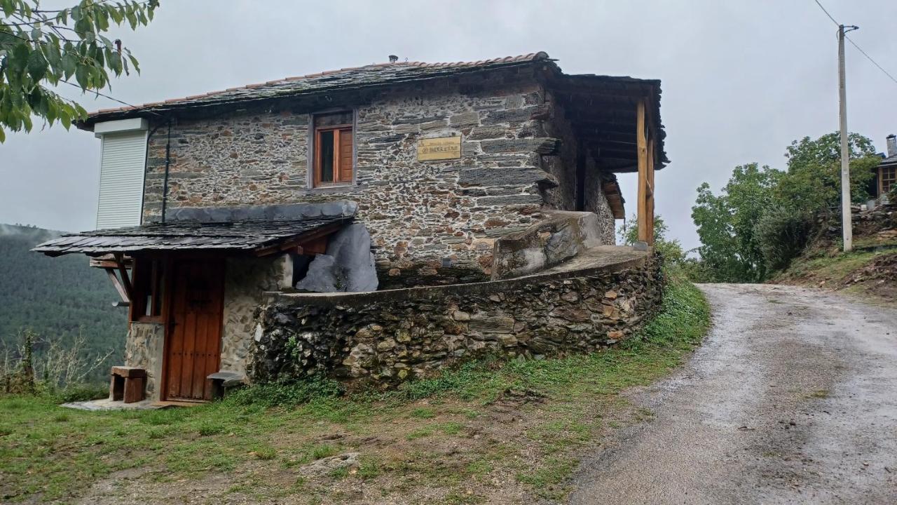 A Palleira Castro Caldelas Exteriör bild